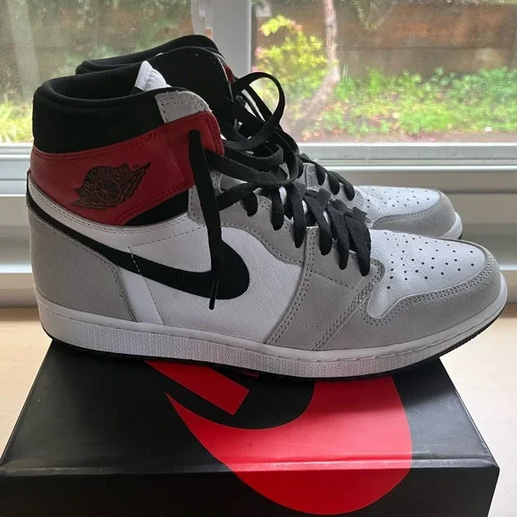 Nike Air Jordan 1 Retro High Sneakers Light Smoke Grey Size 11